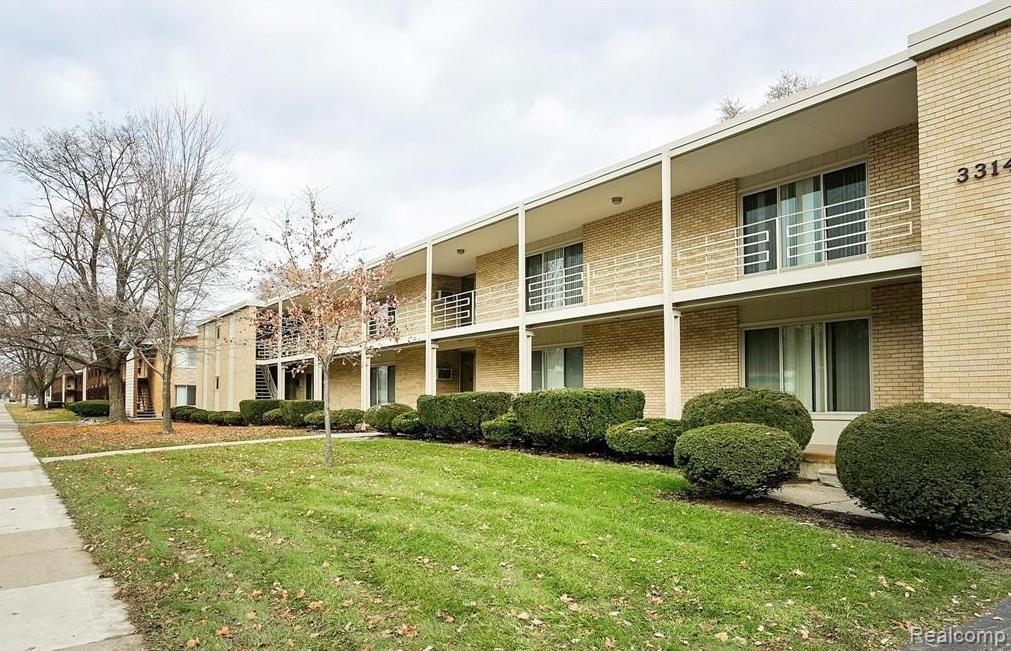 3314 GREENFIELD Road Unit: 8