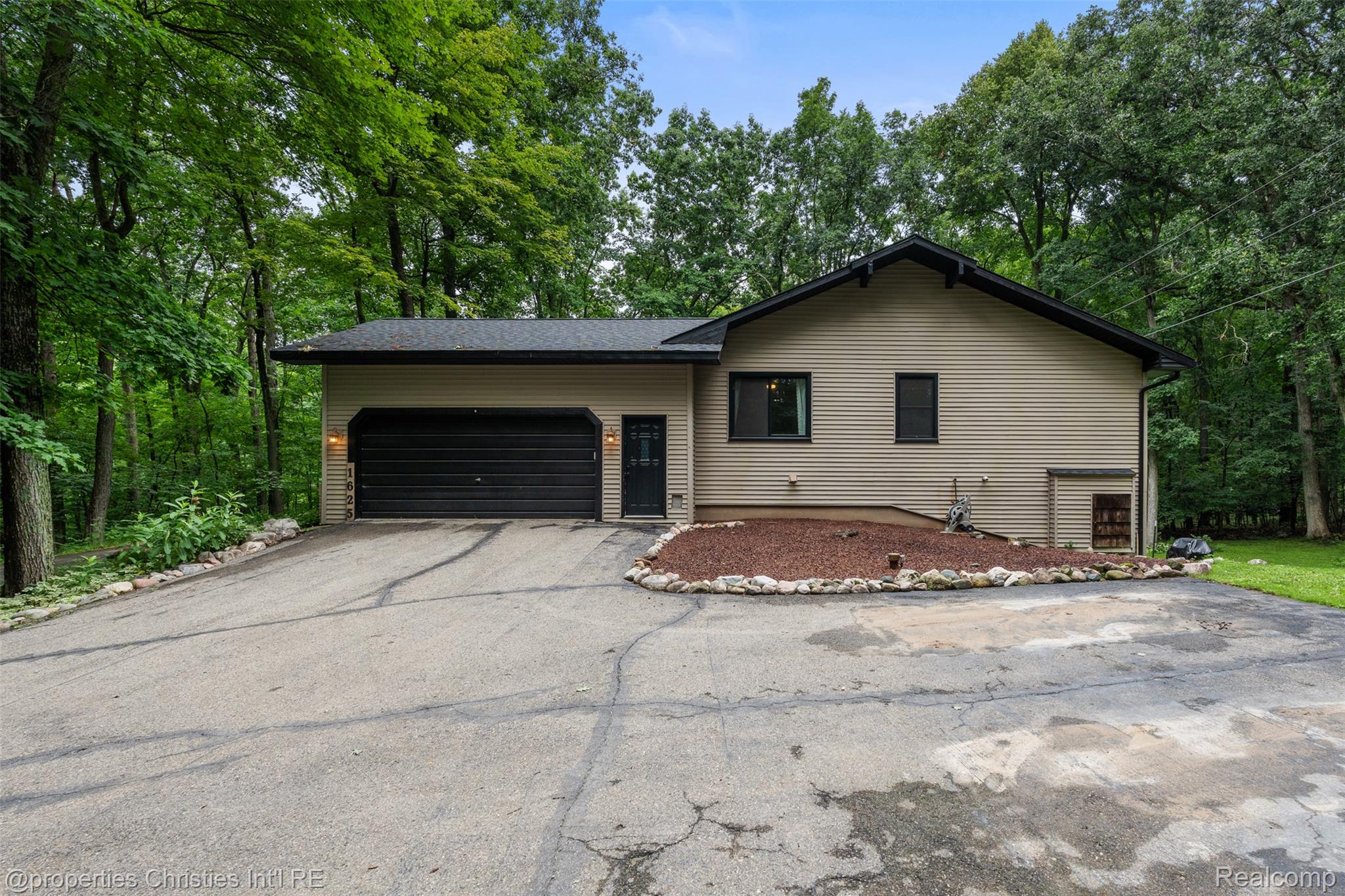 1625 Perry Lake Road