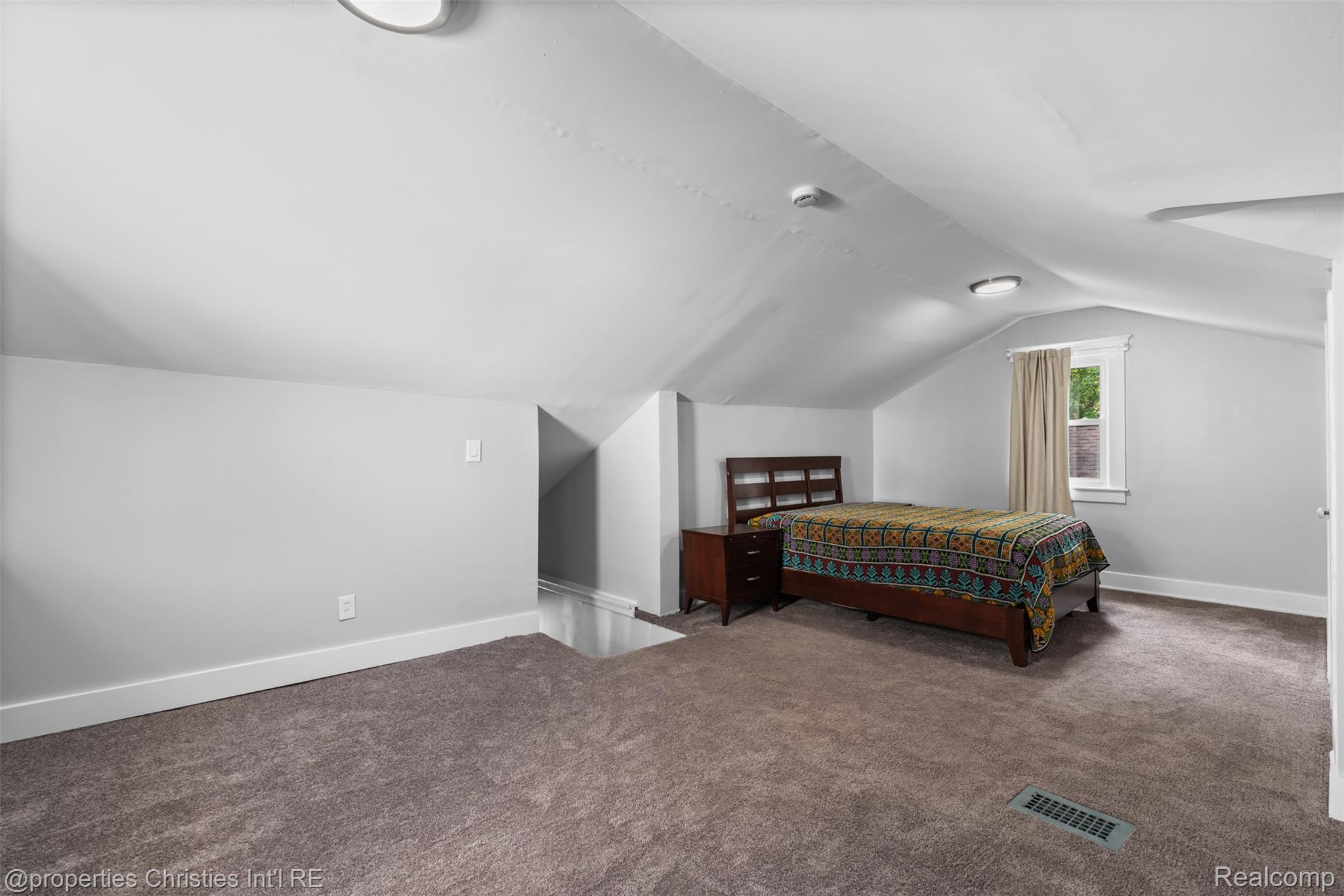 460 W Chesterfield Street
