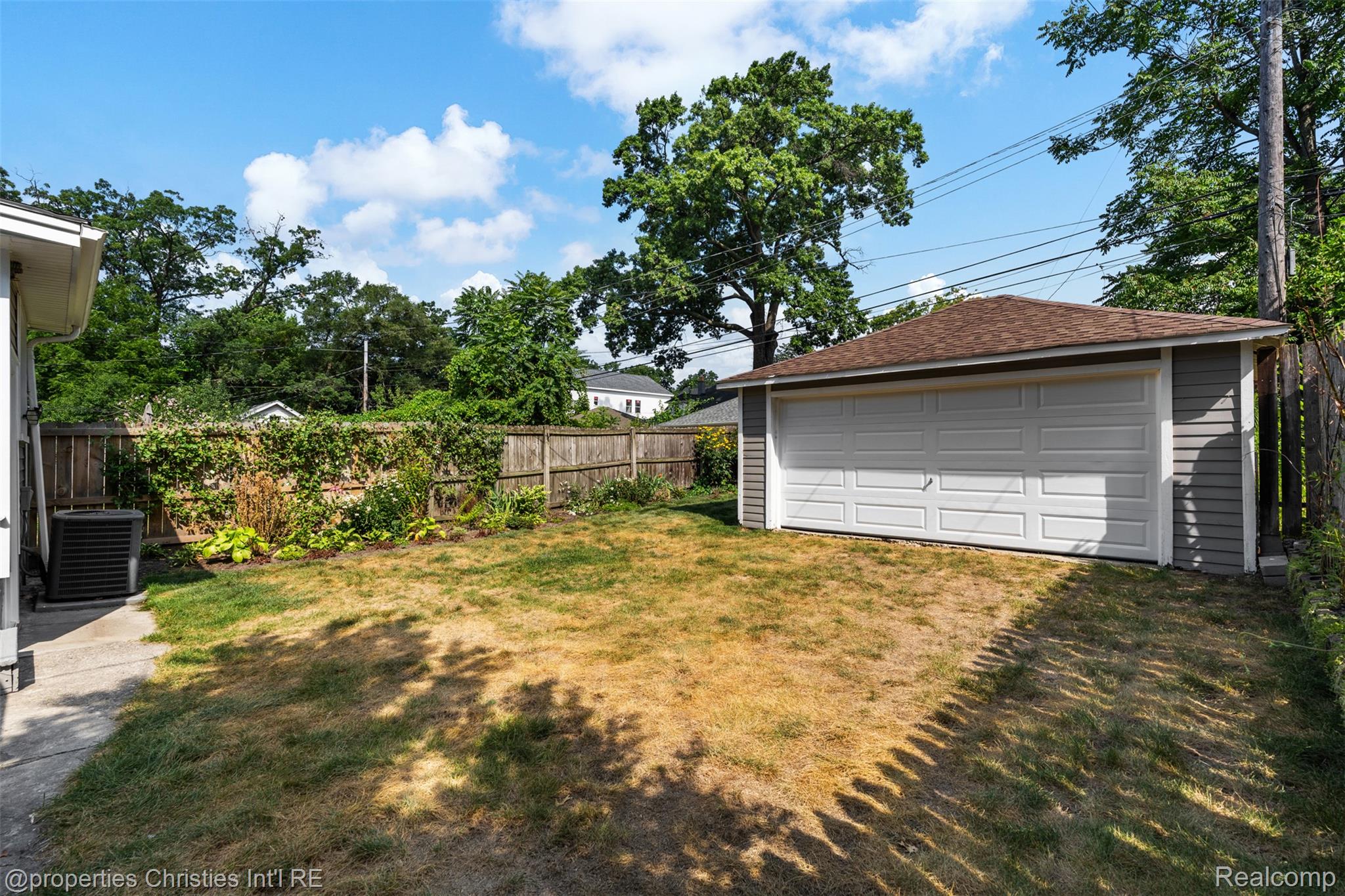 460 W Chesterfield Street