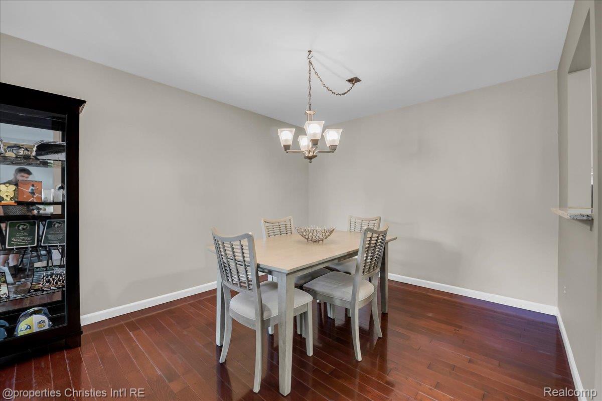 242 Barrington Circle