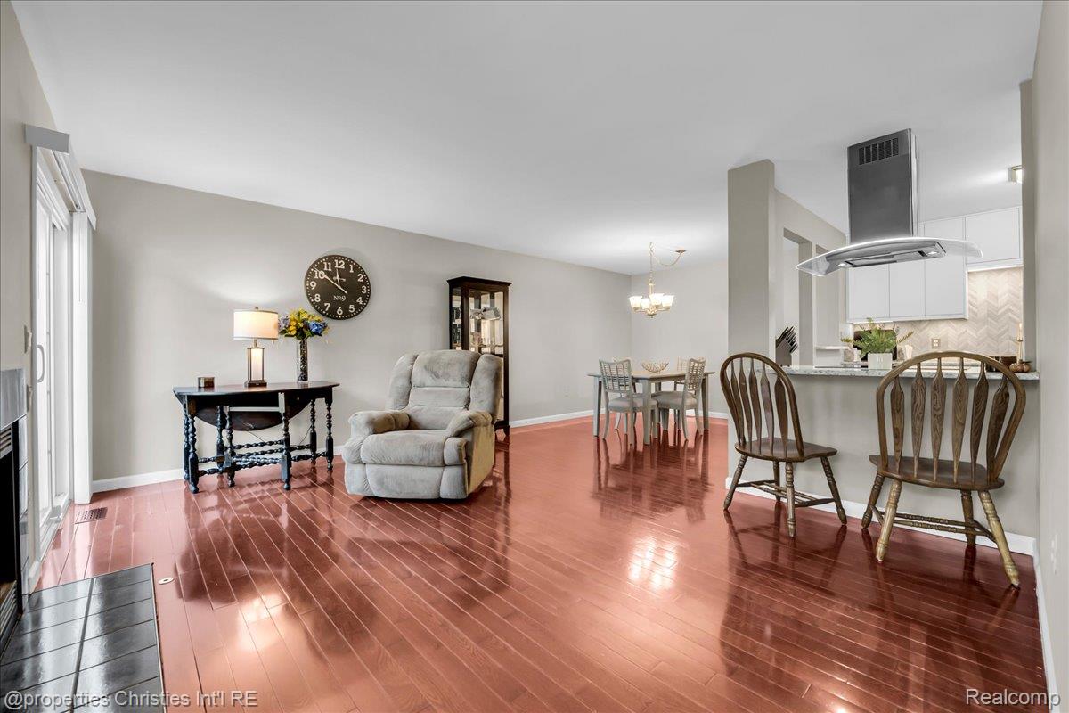 242 Barrington Circle