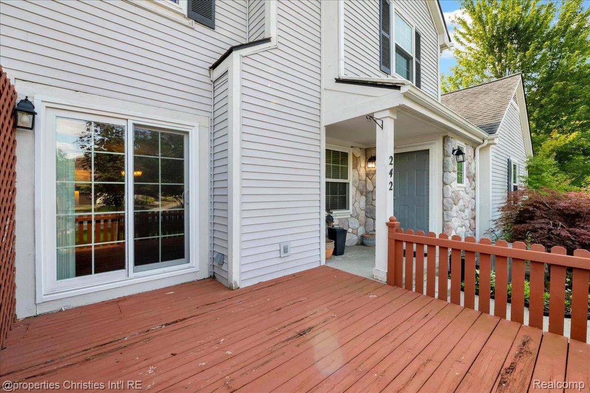 242 Barrington Circle