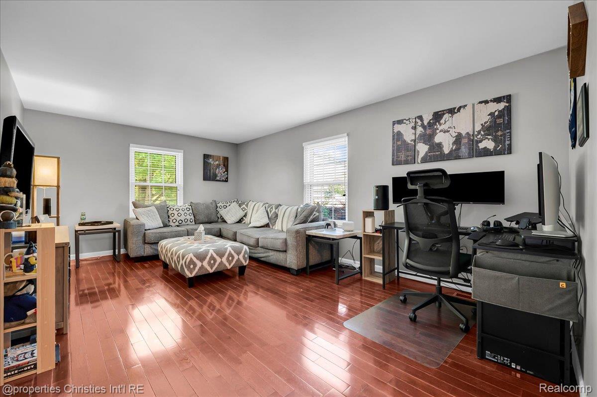 242 Barrington Circle