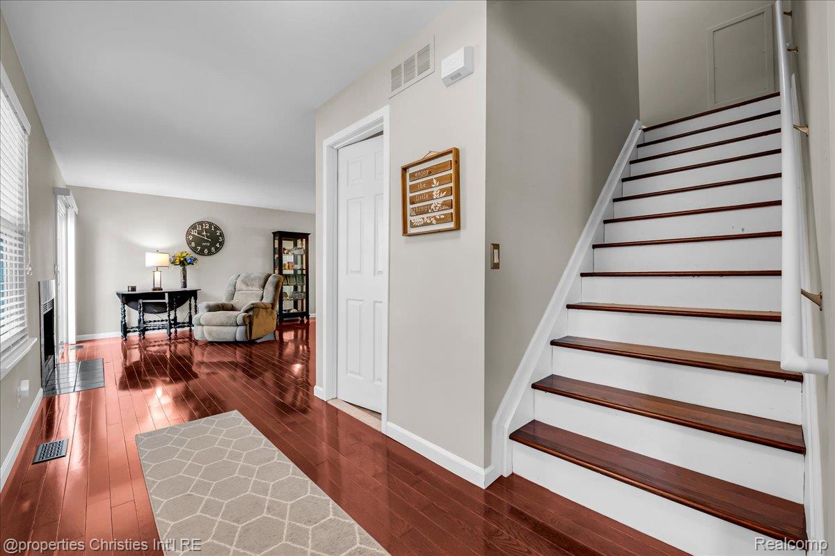 242 Barrington Circle