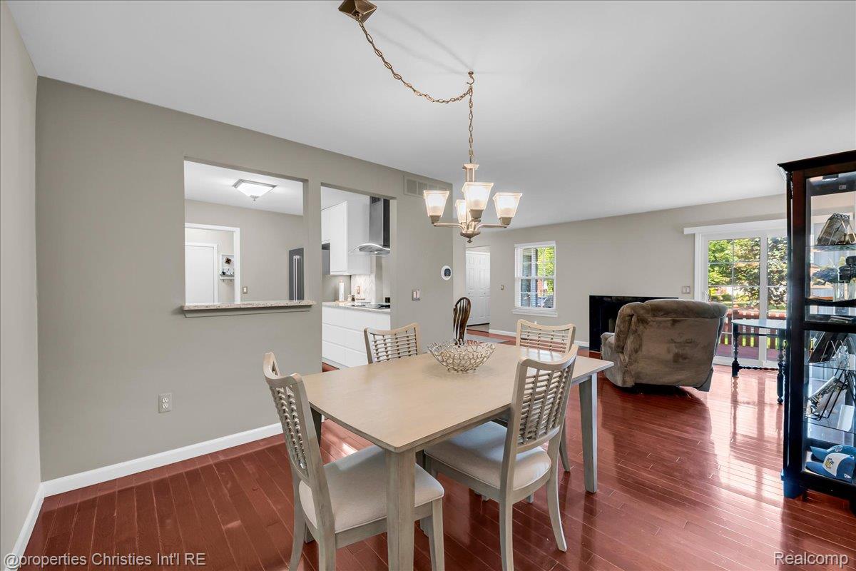 242 Barrington Circle