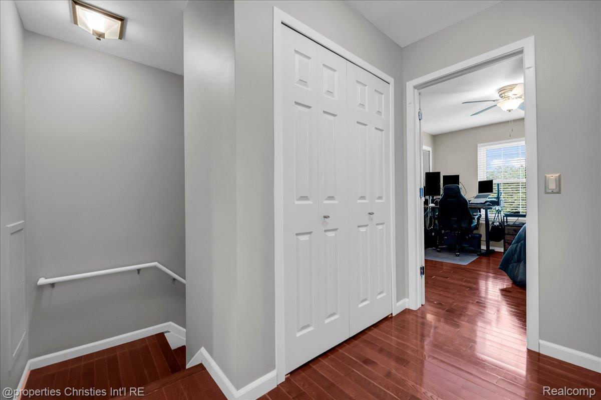 242 Barrington Circle