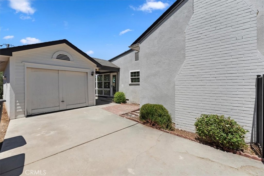 1748 Prince Albert Drive