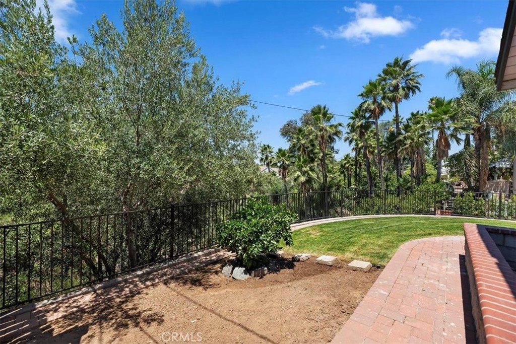 1748 Prince Albert Drive