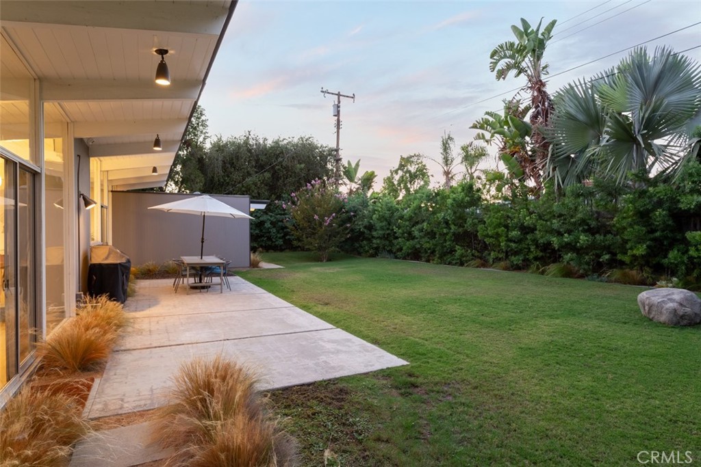 635 E Palmdale Avenue