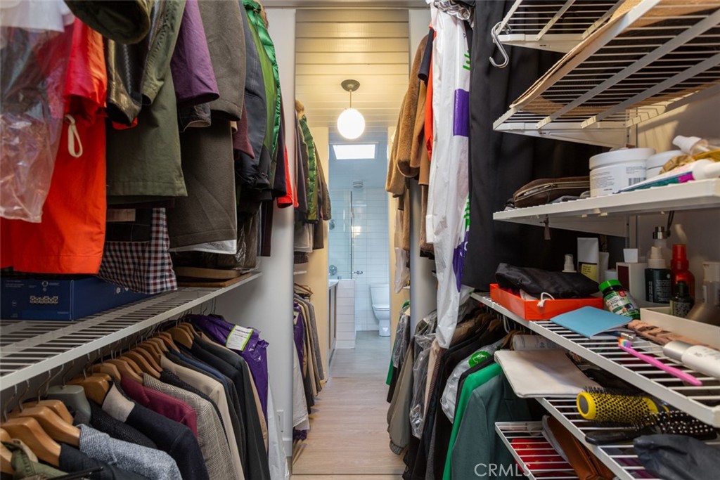 635 E Palmdale Avenue