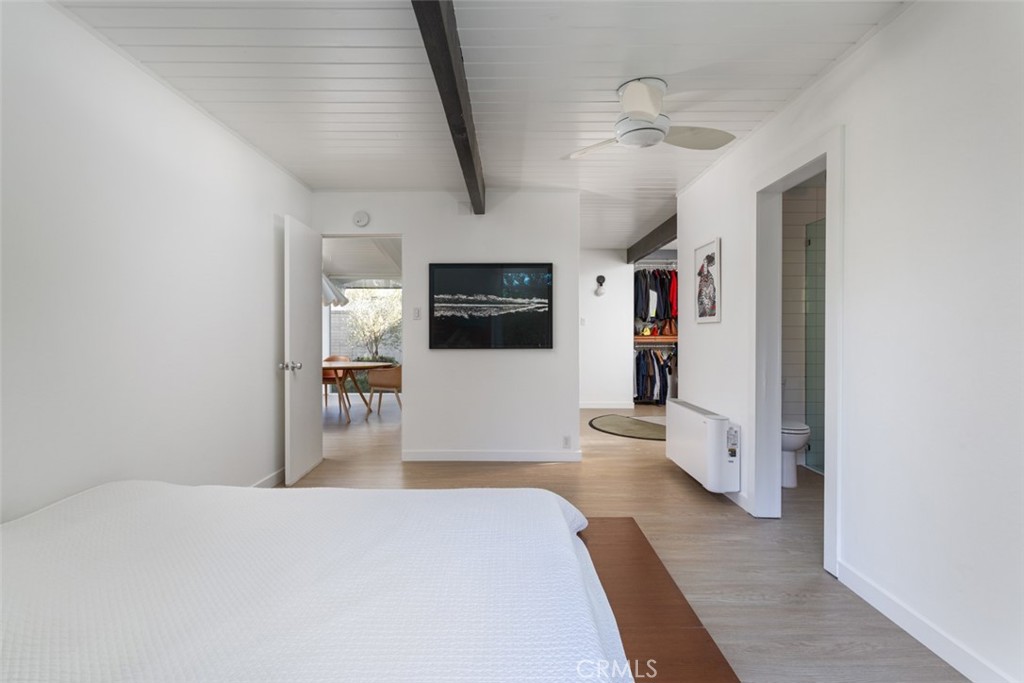 635 E Palmdale Avenue