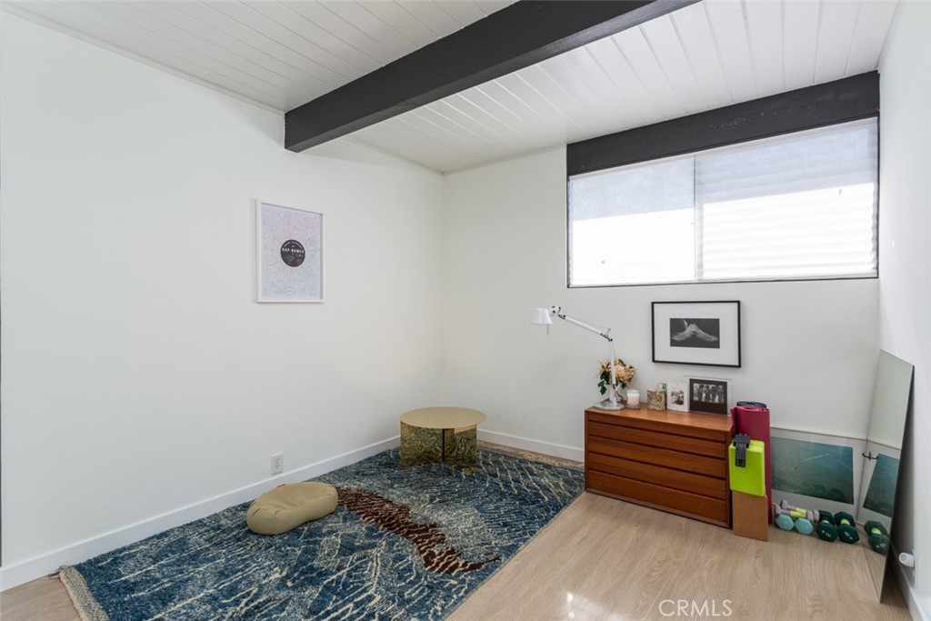 635 E Palmdale Avenue