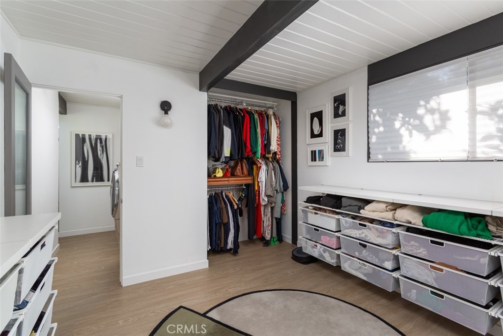 635 E Palmdale Avenue