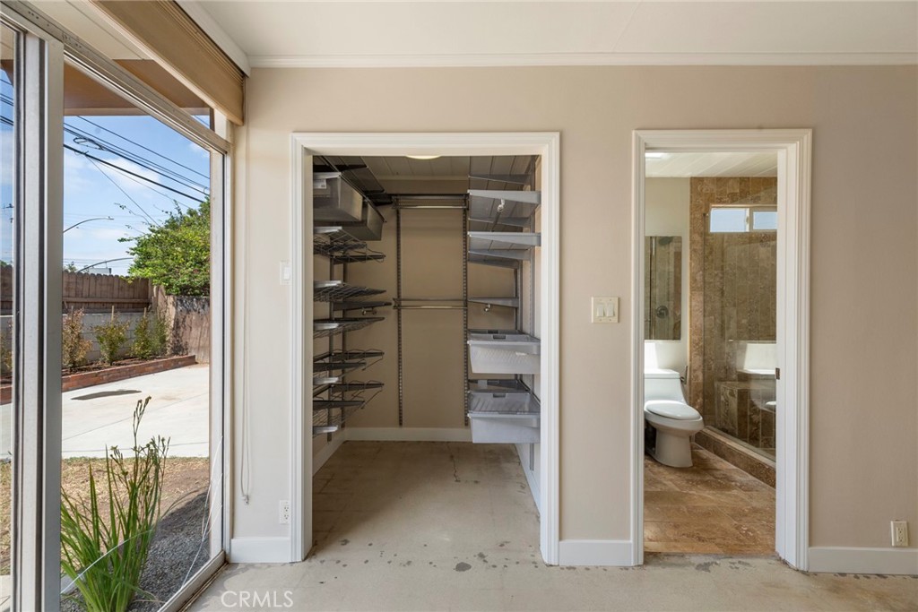 840 E Palmdale Avenue