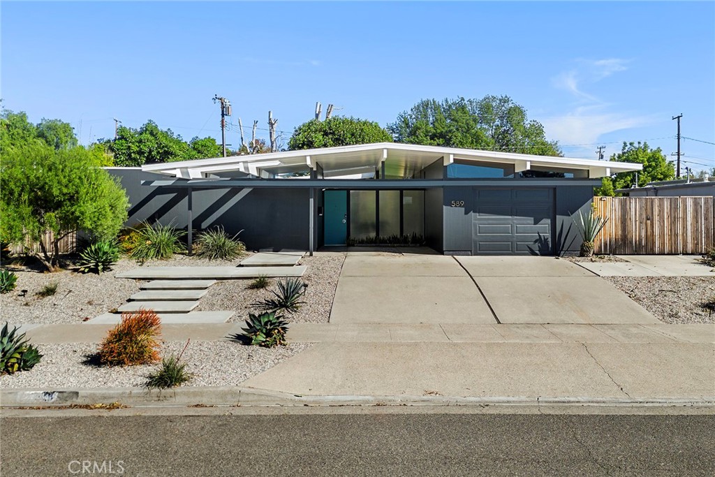 589 S Woodland Street