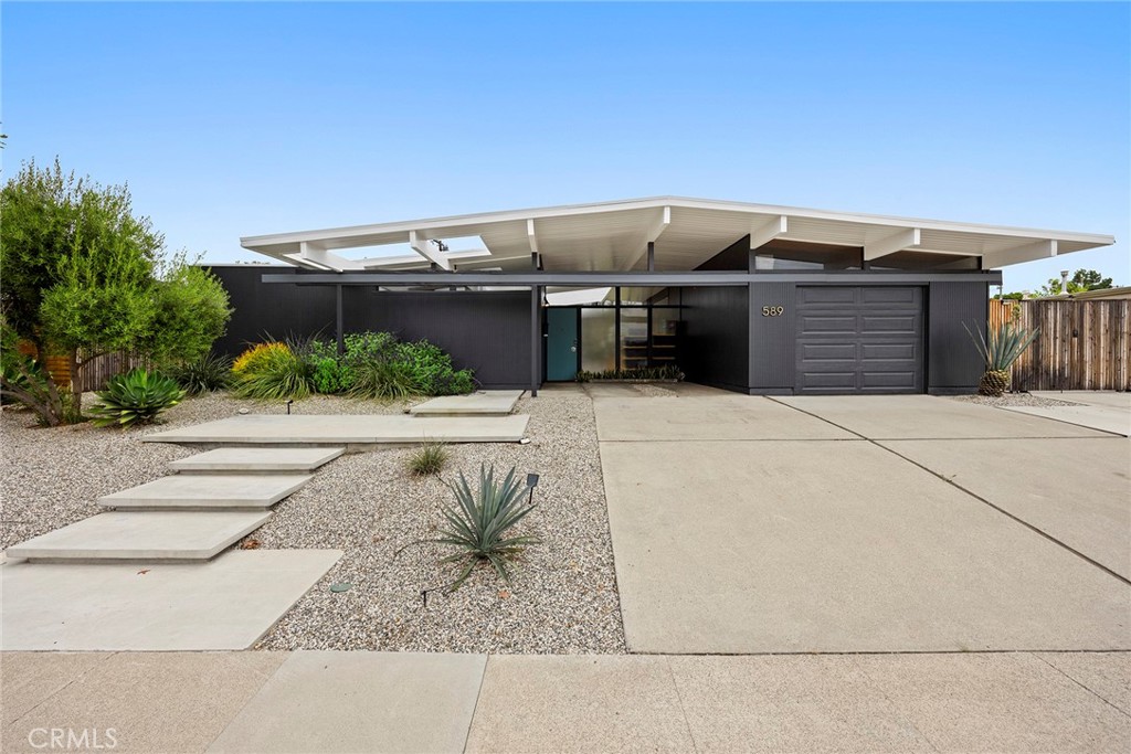 589 S Woodland Street