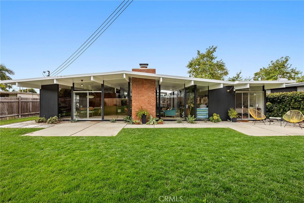 589 S Woodland Street