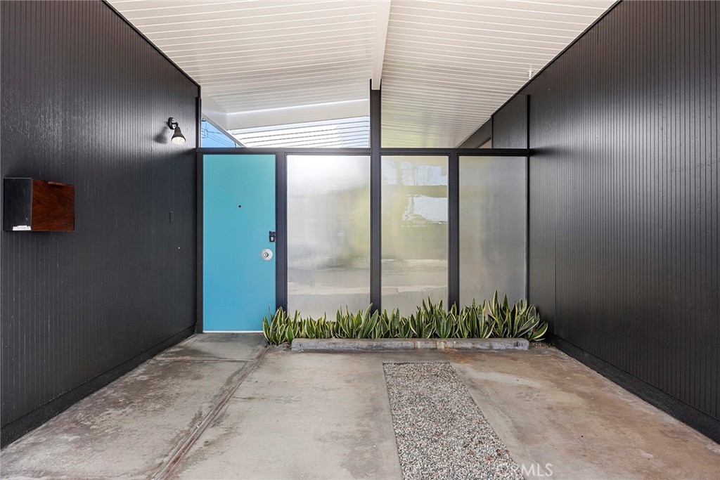 589 S Woodland Street