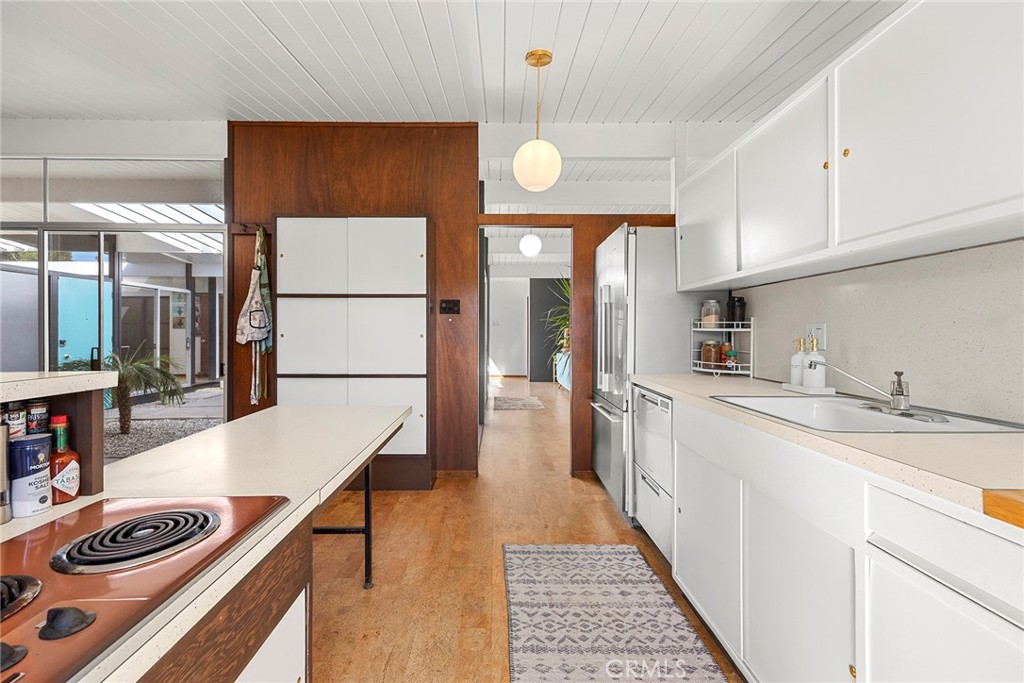 589 S Woodland Street