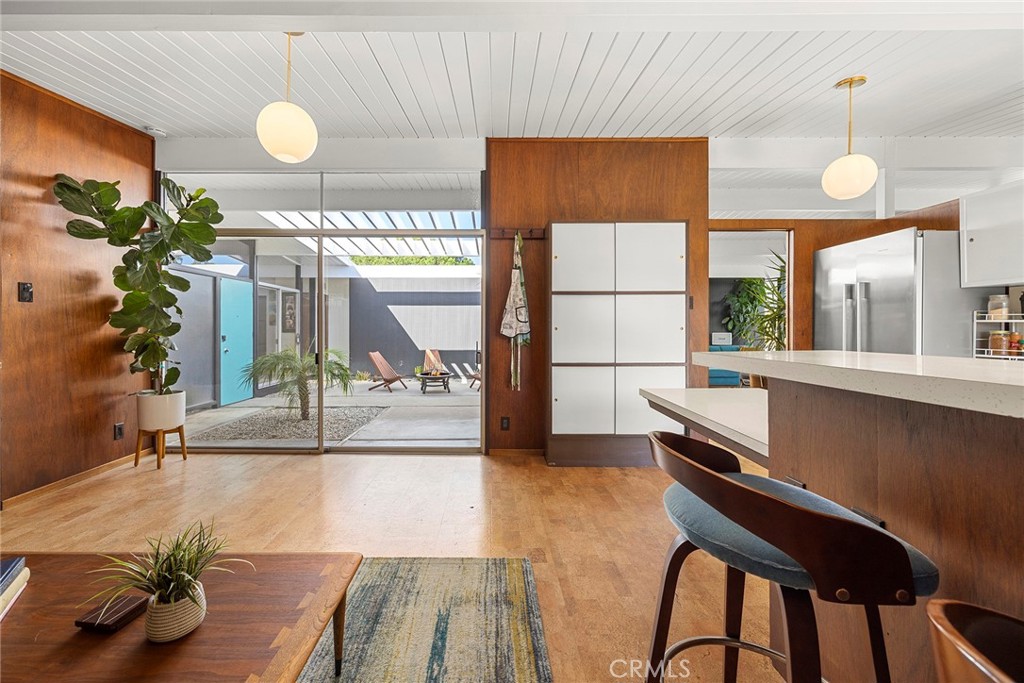 589 S Woodland Street