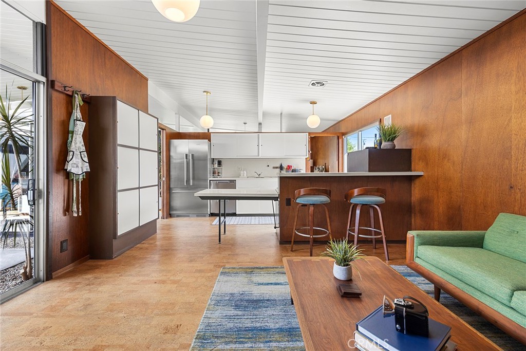 589 S Woodland Street