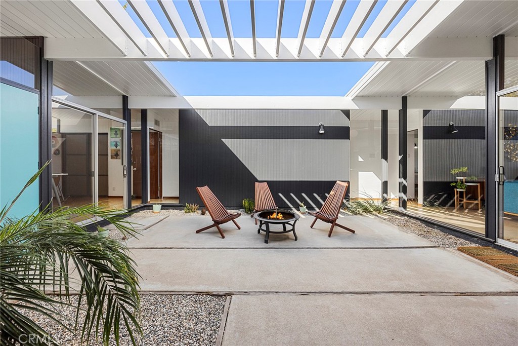 589 S Woodland Street