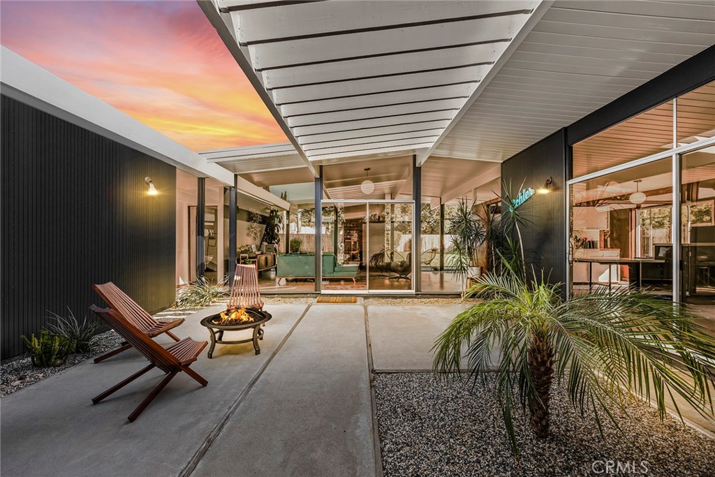 589 S Woodland Street