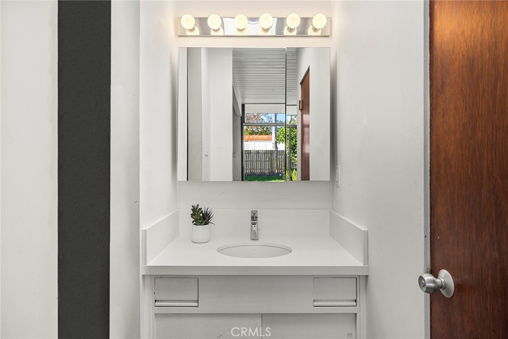 589 S Woodland Street