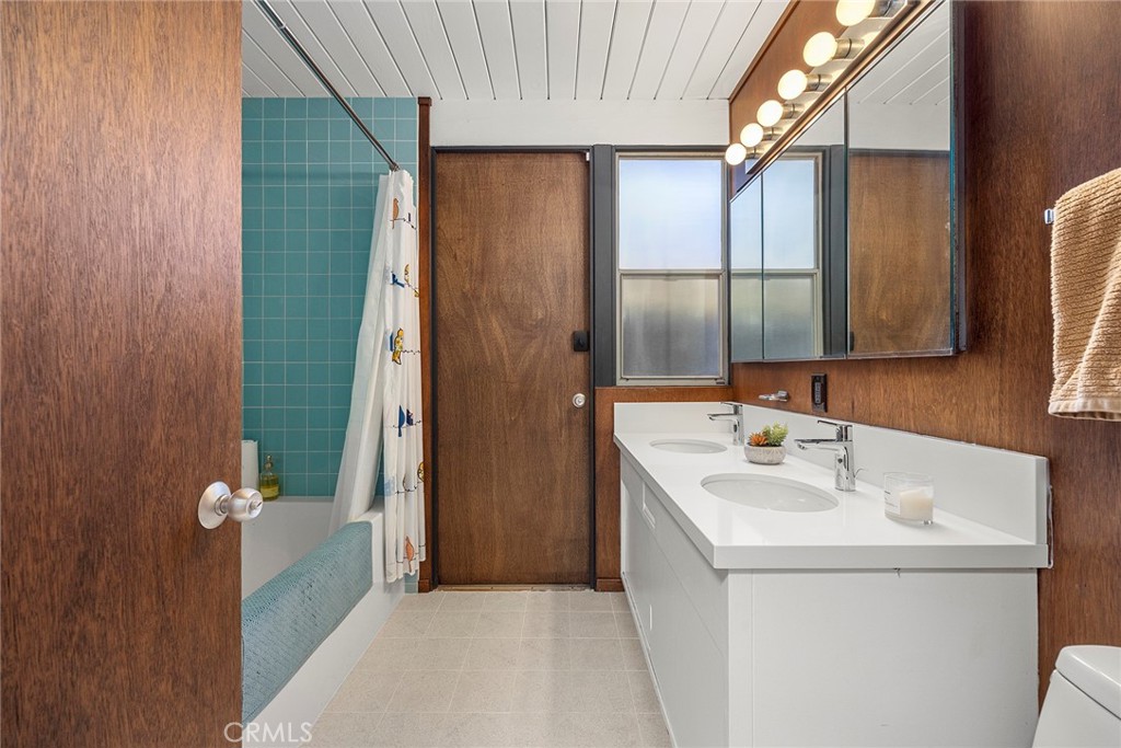 589 S Woodland Street