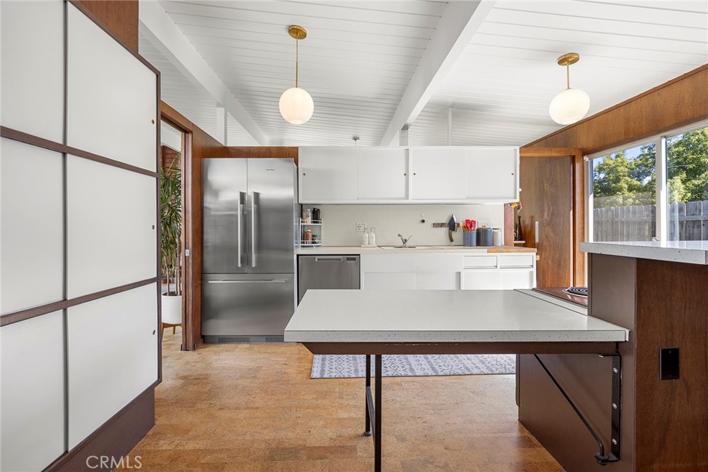 589 S Woodland Street