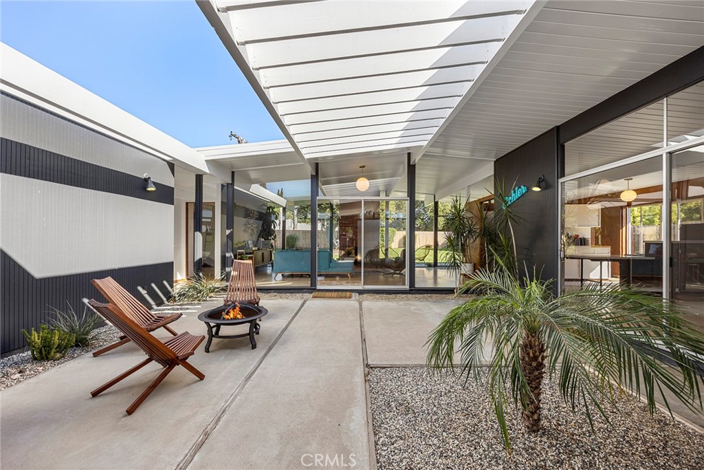 589 S Woodland Street