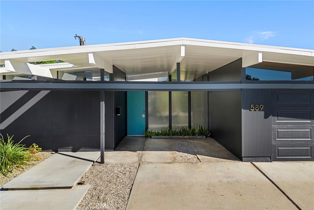 589 S Woodland Street