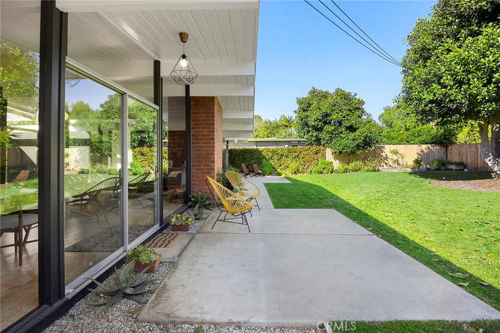 589 S Woodland Street