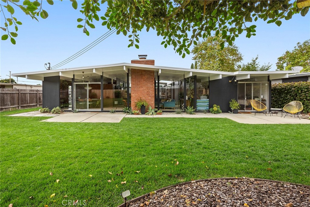 589 S Woodland Street