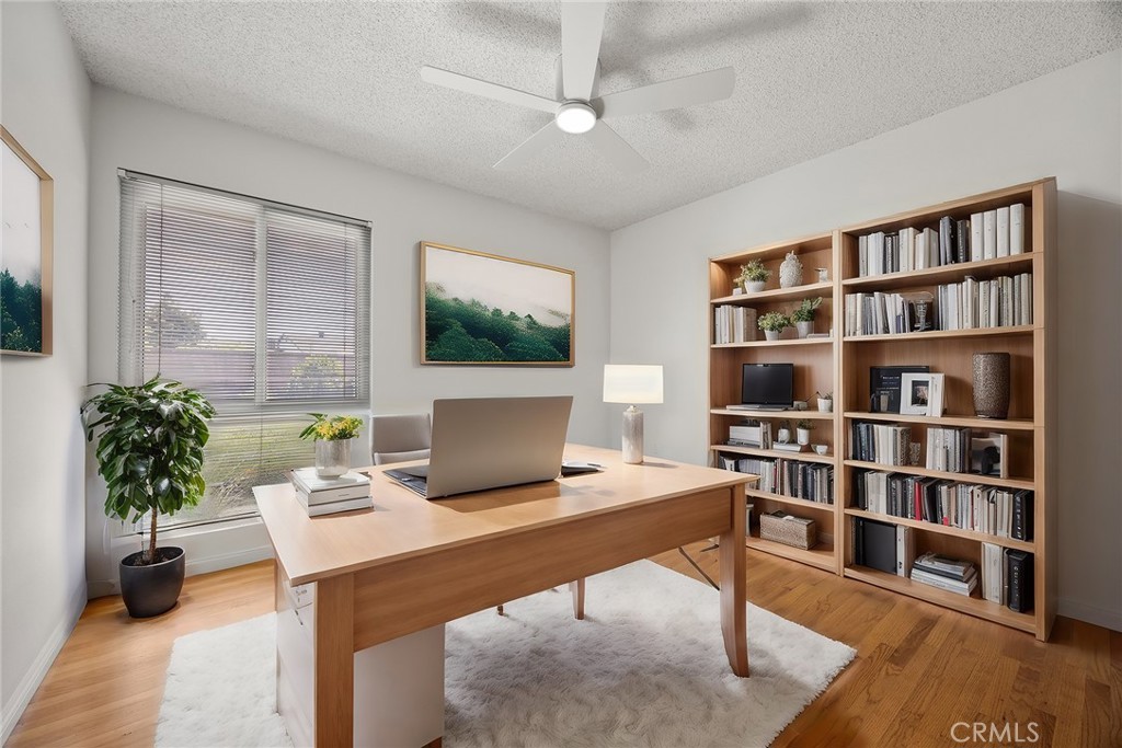 2322 E Sycamore Street