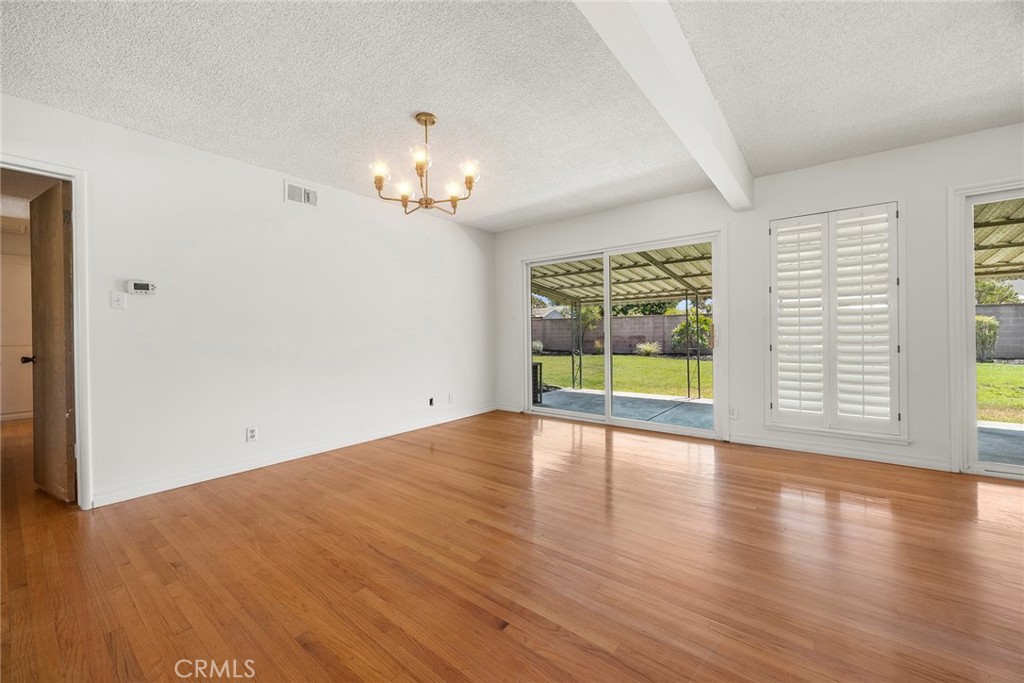 2322 E Sycamore Street