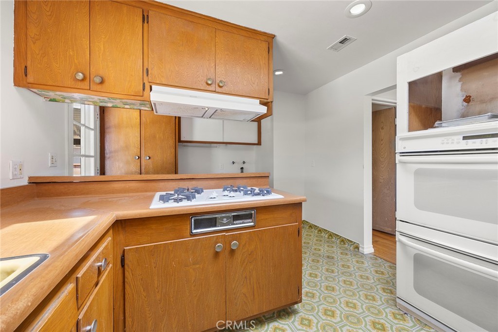 2322 E Sycamore Street