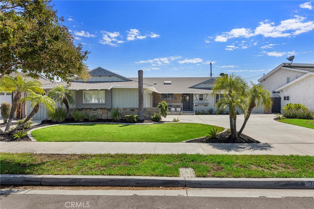 2322 E Sycamore Street