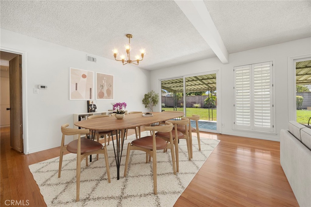 2322 E Sycamore Street