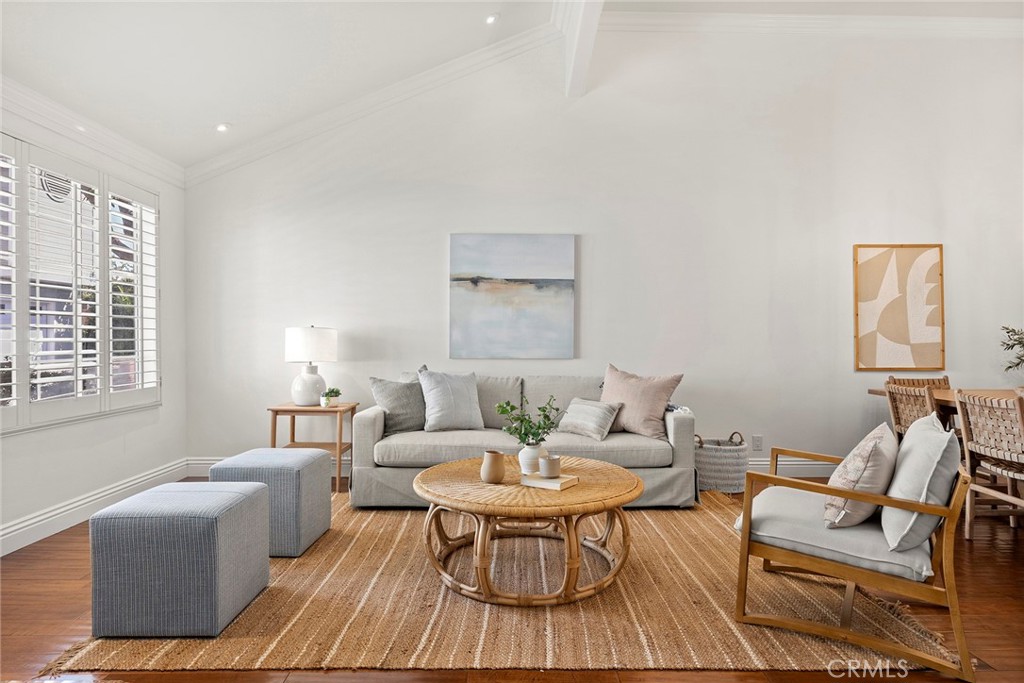 1118 E Almond Avenue 2