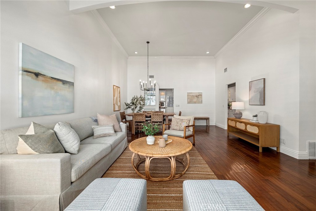 1118 E Almond Avenue 2