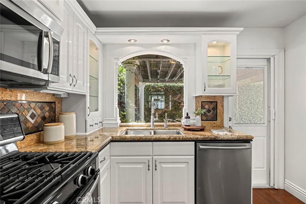 1118 E Almond Avenue 2