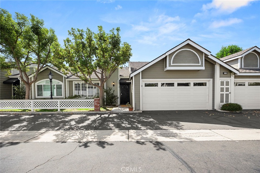 1118 E Almond Avenue 2