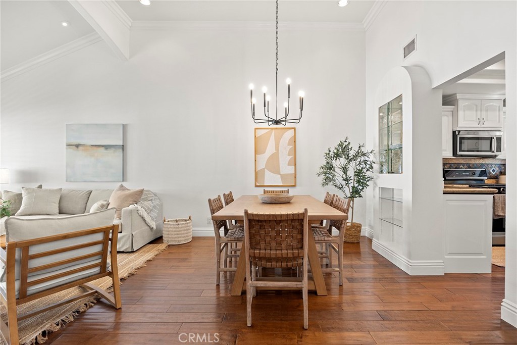 1118 E Almond Avenue 2