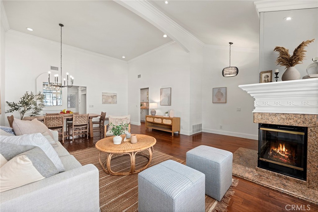 1118 E Almond Avenue 2