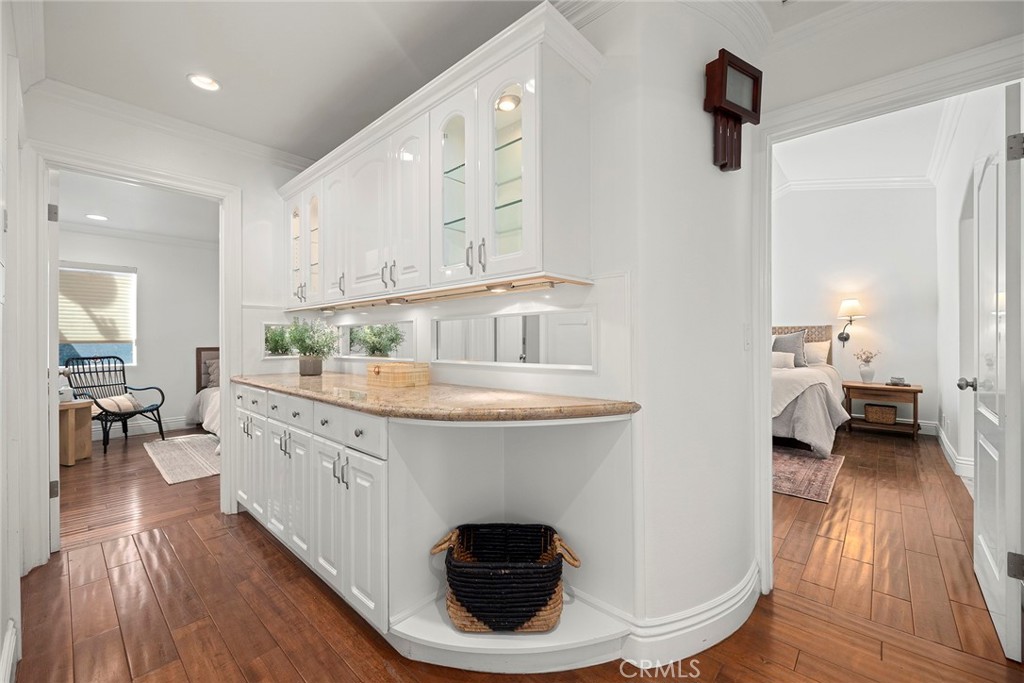 1118 E Almond Avenue 2