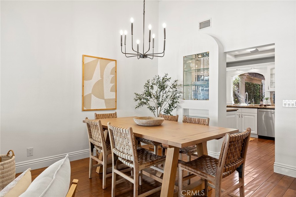 1118 E Almond Avenue 2