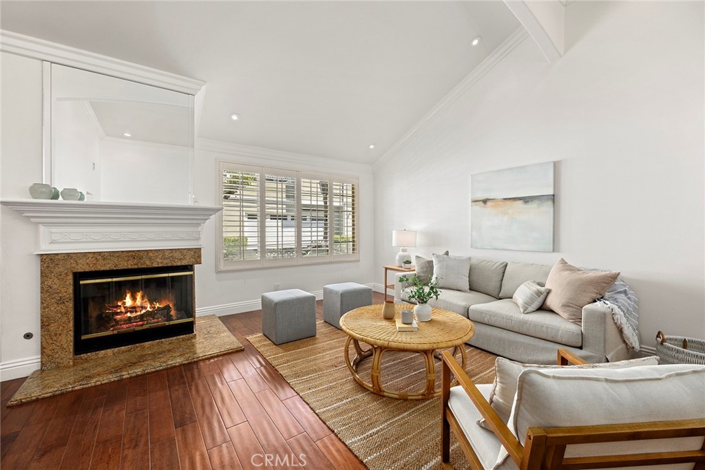 1118 E Almond Avenue 2