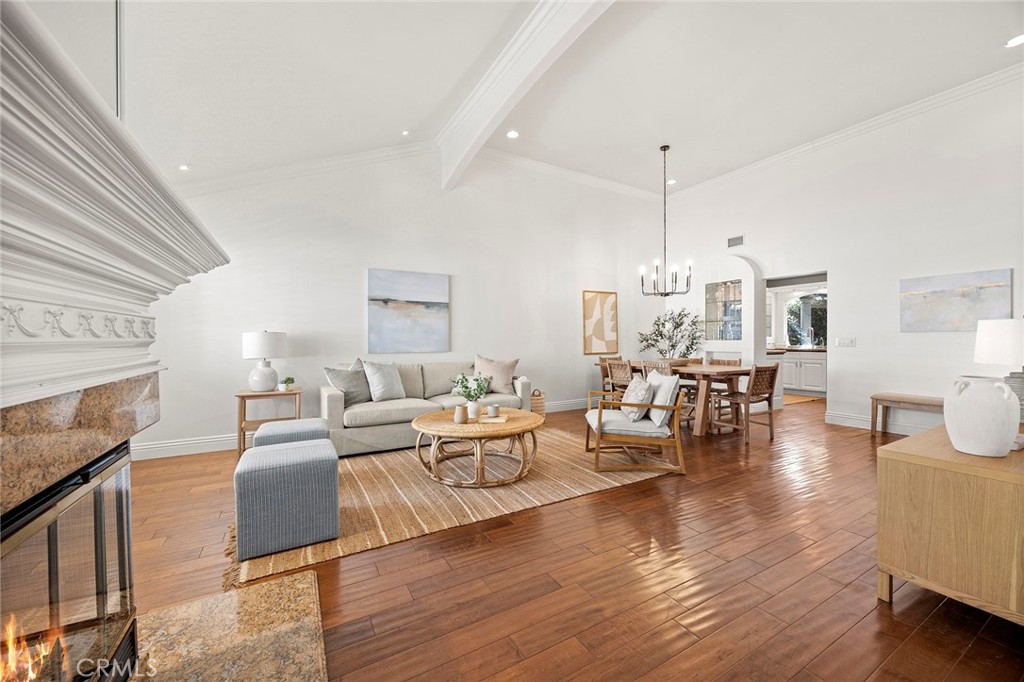 1118 E Almond Avenue 2